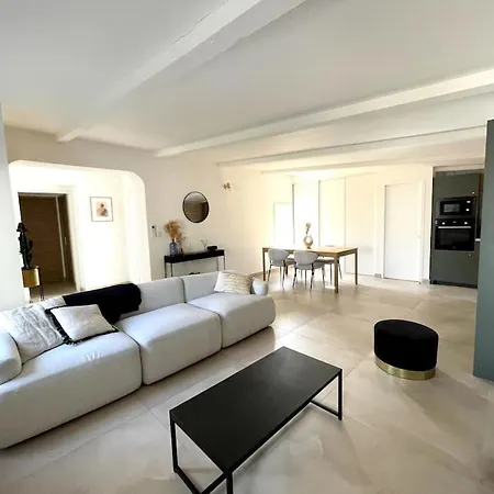 Charmante Maison Avec Piscine *